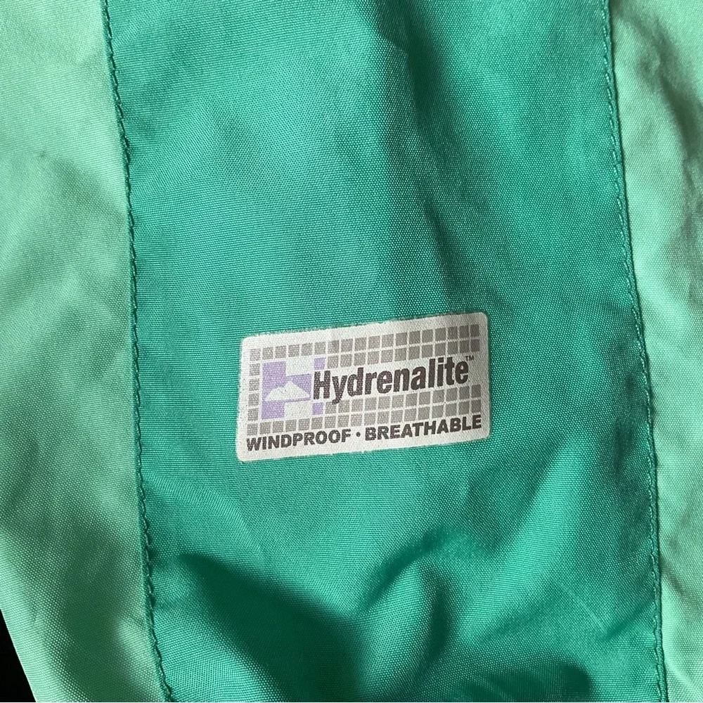 The North Face Women’s Green Hooded Rain Jacket Windbreaker Medium - Picture 8 of 8